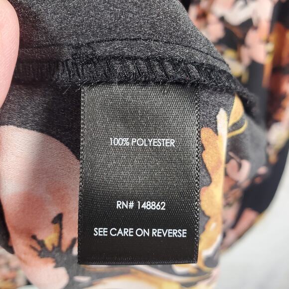 Torrid Harper Georgette 3/4 Roll Tab Sleeve Blouse Size 5X Black Floral - Picture 11 of 12